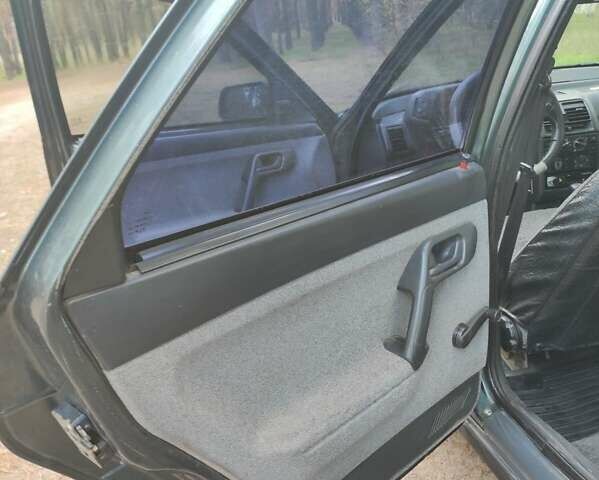 Зеленый ВАЗ 2110, объемом двигателя 1.6 л и пробегом 160 тыс. км за 2500 $, фото 2 на Automoto.ua