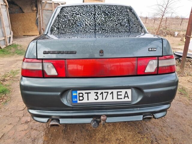 Зеленый ВАЗ 2110, объемом двигателя 1.6 л и пробегом 300 тыс. км за 3200 $, фото 2 на Automoto.ua