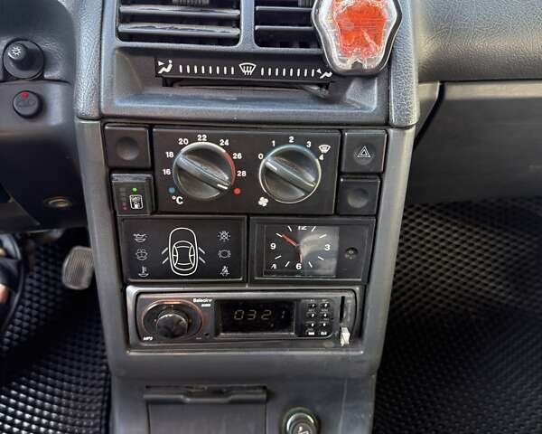Зелений ВАЗ 2110, об'ємом двигуна 1.6 л та пробігом 206 тис. км за 3250 $, фото 28 на Automoto.ua
