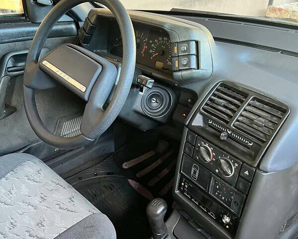 Зеленый ВАЗ 2110, объемом двигателя 1.6 л и пробегом 114 тыс. км за 2800 $, фото 9 на Automoto.ua