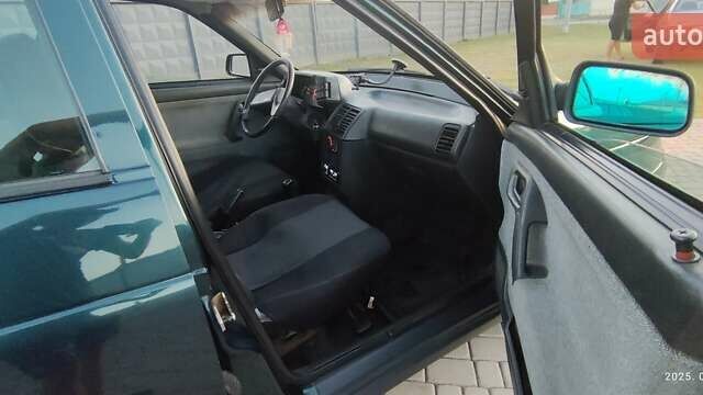 Зеленый ВАЗ 2110, объемом двигателя 1.6 л и пробегом 190 тыс. км за 1800 $, фото 6 на Automoto.ua