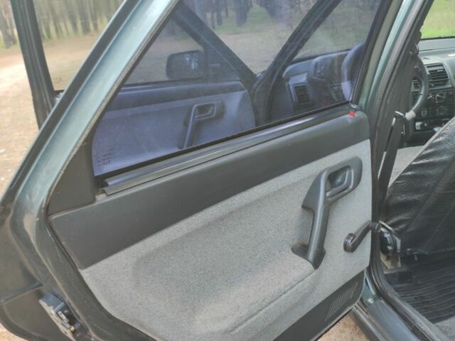 Зелений ВАЗ 2110, об'ємом двигуна 1.6 л та пробігом 160 тис. км за 2500 $, фото 3 на Automoto.ua