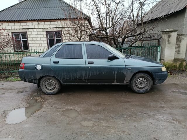 Зеленый ВАЗ 2110, объемом двигателя 1.6 л и пробегом 300 тыс. км за 1350 $, фото 2 на Automoto.ua