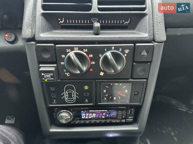 Зелений ВАЗ 2110, об'ємом двигуна 1.6 л та пробігом 99 тис. км за 1999 $, фото 23 на Automoto.ua