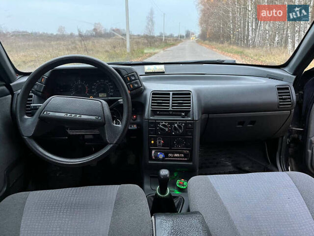 Зеленый ВАЗ 2110, объемом двигателя 1.6 л и пробегом 180 тыс. км за 2550 $, фото 13 на Automoto.ua