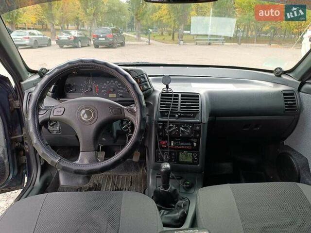 Зелений ВАЗ 2110, об'ємом двигуна 1.6 л та пробігом 250 тис. км за 2300 $, фото 4 на Automoto.ua