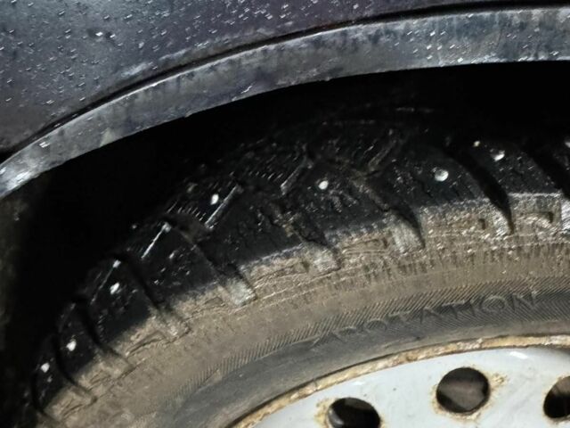 Зеленый ВАЗ 2110, объемом двигателя 2 л и пробегом 140 тыс. км за 1700 $, фото 6 на Automoto.ua