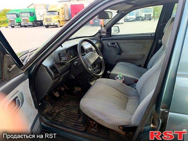 Зеленый ВАЗ 2110, объемом двигателя 1.6 л и пробегом 286 тыс. км за 1400 $, фото 5 на Automoto.ua