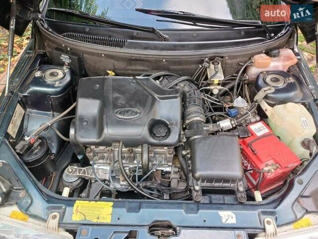 Зелений ВАЗ 2110, об'ємом двигуна 1.6 л та пробігом 168 тис. км за 3300 $, фото 3 на Automoto.ua