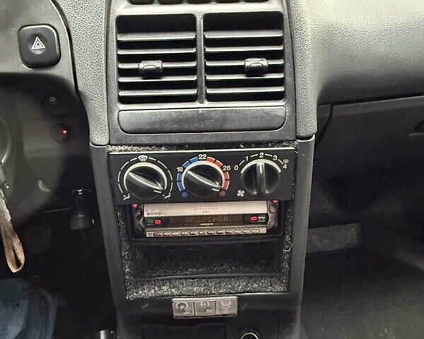 Зелений ВАЗ 2110, об'ємом двигуна 1.6 л та пробігом 200 тис. км за 1900 $, фото 19 на Automoto.ua