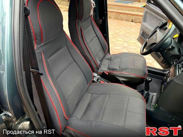 Зеленый ВАЗ 2110, объемом двигателя 1.6 л и пробегом 170 тыс. км за 3000 $, фото 11 на Automoto.ua