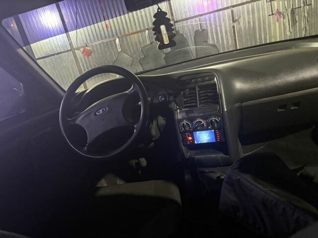 Зеленый ВАЗ 2110, объемом двигателя 1.6 л и пробегом 180 тыс. км за 2100 $, фото 9 на Automoto.ua