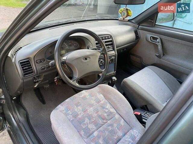 Зеленый ВАЗ 2110, объемом двигателя 1.6 л и пробегом 150 тыс. км за 1600 $, фото 6 на Automoto.ua