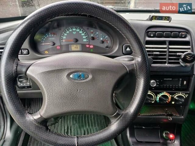 Зелений ВАЗ 2110, об'ємом двигуна 1.6 л та пробігом 225 тис. км за 1900 $, фото 3 на Automoto.ua