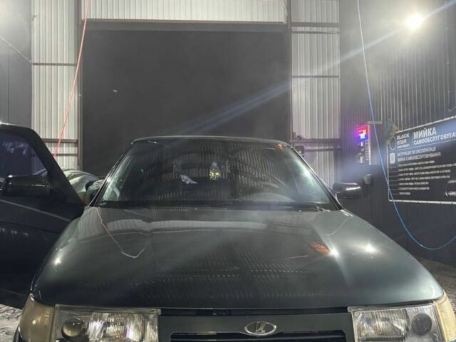 Зеленый ВАЗ 2110, объемом двигателя 1.6 л и пробегом 180 тыс. км за 2100 $, фото 2 на Automoto.ua