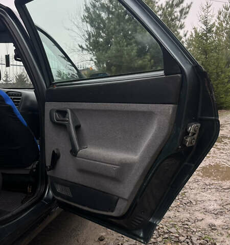 Зелений ВАЗ 2110, об'ємом двигуна 1.6 л та пробігом 152 тис. км за 2350 $, фото 13 на Automoto.ua