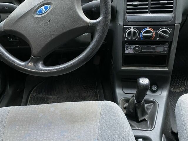 Зелений ВАЗ 2110, об'ємом двигуна 1.6 л та пробігом 120 тис. км за 2300 $, фото 4 на Automoto.ua