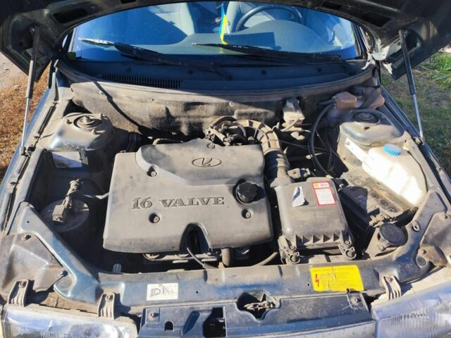 Зеленый ВАЗ 2110, объемом двигателя 1.6 л и пробегом 230 тыс. км за 2000 $, фото 6 на Automoto.ua