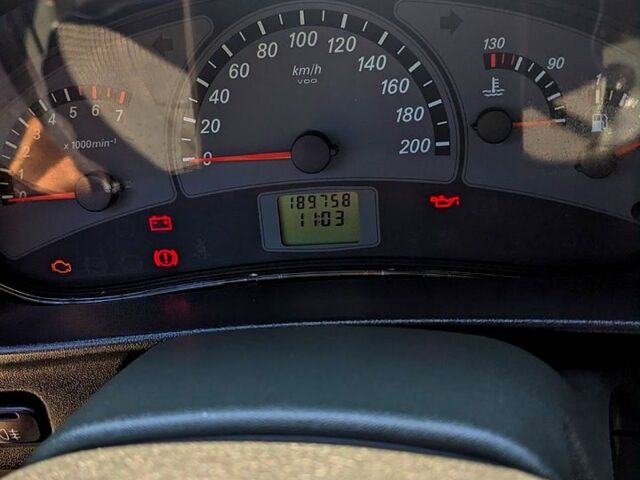 Зеленый ВАЗ 2110, объемом двигателя 1.6 л и пробегом 190 тыс. км за 2000 $, фото 3 на Automoto.ua