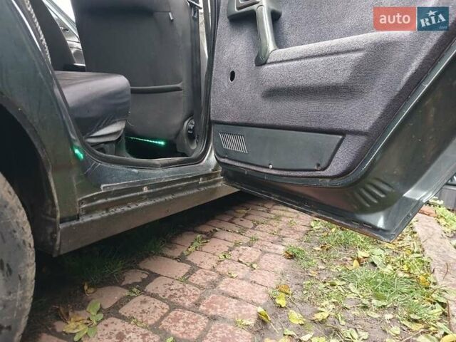 Зелений ВАЗ 2110, об'ємом двигуна 1.6 л та пробігом 225 тис. км за 1900 $, фото 5 на Automoto.ua