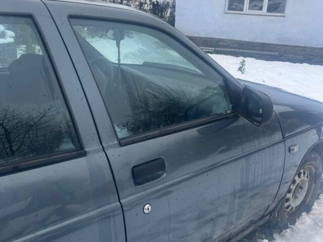 Зеленый ВАЗ 2110, объемом двигателя 1.6 л и пробегом 255 тыс. км за 1100 $, фото 3 на Automoto.ua