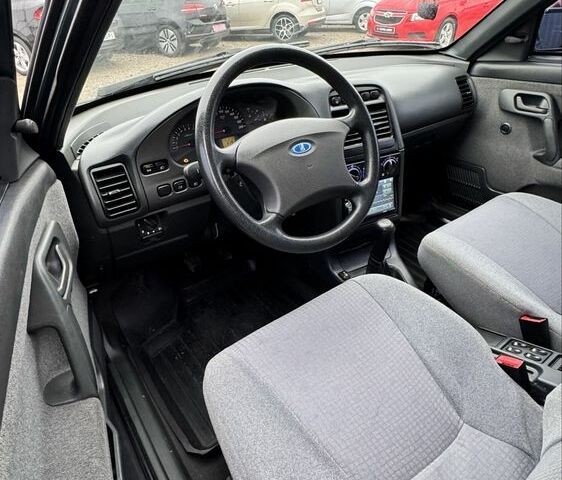 Зеленый ВАЗ 2110, объемом двигателя 1.6 л и пробегом 131 тыс. км за 3600 $, фото 9 на Automoto.ua