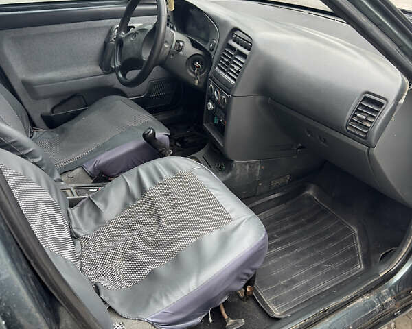 Зелений ВАЗ 2110, об'ємом двигуна 1.6 л та пробігом 180 тис. км за 1650 $, фото 5 на Automoto.ua