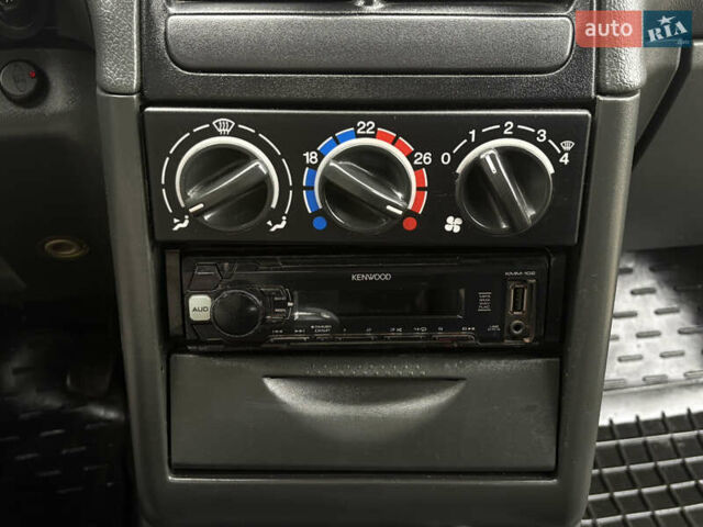 Зеленый ВАЗ 2110, объемом двигателя 1.6 л и пробегом 275 тыс. км за 2750 $, фото 21 на Automoto.ua