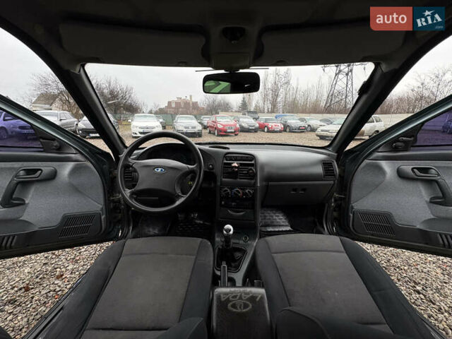 Зеленый ВАЗ 2110, объемом двигателя 1.6 л и пробегом 275 тыс. км за 2750 $, фото 12 на Automoto.ua