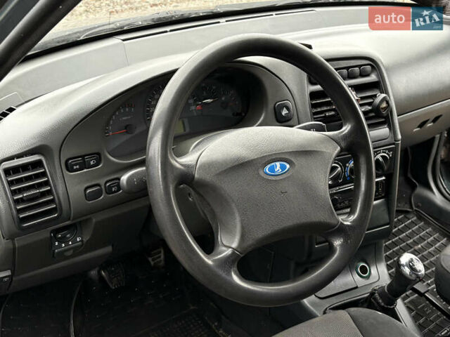 Зеленый ВАЗ 2110, объемом двигателя 1.6 л и пробегом 275 тыс. км за 2750 $, фото 9 на Automoto.ua