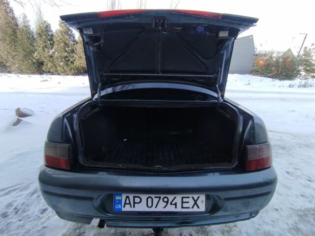 Зеленый ВАЗ 2110, объемом двигателя 1.6 л и пробегом 200 тыс. км за 1850 $, фото 3 на Automoto.ua