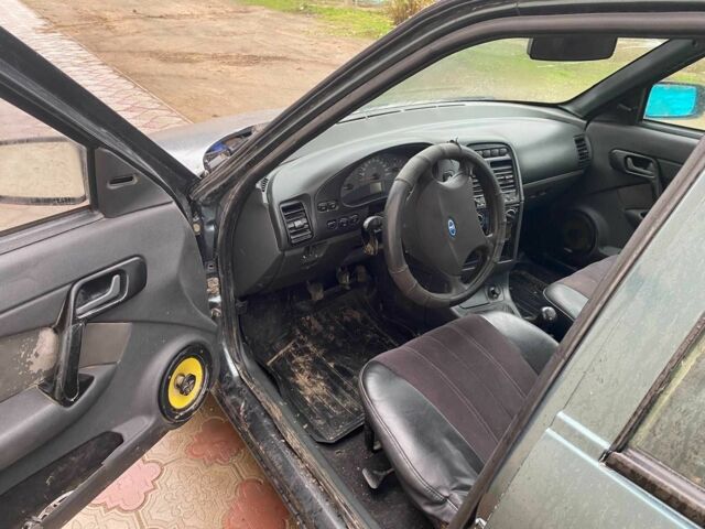 Зеленый ВАЗ 2110, объемом двигателя 1.6 л и пробегом 95 тыс. км за 1100 $, фото 4 на Automoto.ua