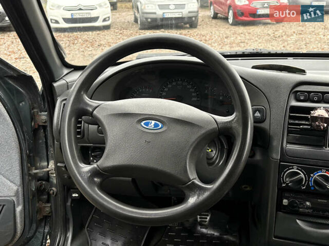 Зеленый ВАЗ 2110, объемом двигателя 1.6 л и пробегом 275 тыс. км за 2750 $, фото 13 на Automoto.ua