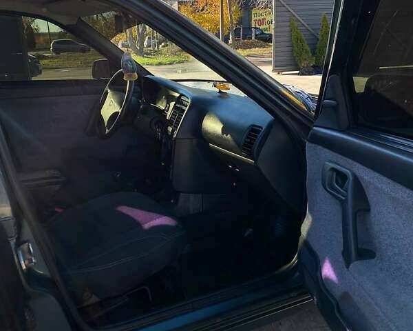 Зеленый ВАЗ 2110, объемом двигателя 1.6 л и пробегом 202 тыс. км за 2500 $, фото 2 на Automoto.ua