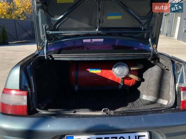 Зеленый ВАЗ 2110, объемом двигателя 1.6 л и пробегом 202 тыс. км за 2500 $, фото 3 на Automoto.ua