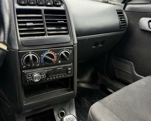 Зеленый ВАЗ 2110, объемом двигателя 1.6 л и пробегом 220 тыс. км за 2500 $, фото 10 на Automoto.ua