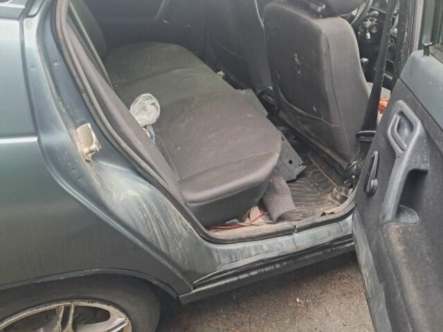 Зеленый ВАЗ 2110, объемом двигателя 1.6 л и пробегом 200 тыс. км за 1750 $, фото 7 на Automoto.ua