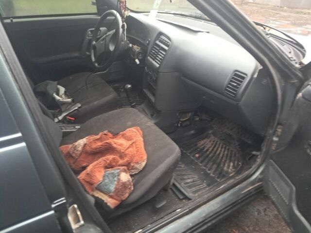 Зеленый ВАЗ 2110, объемом двигателя 1.6 л и пробегом 200 тыс. км за 1750 $, фото 6 на Automoto.ua