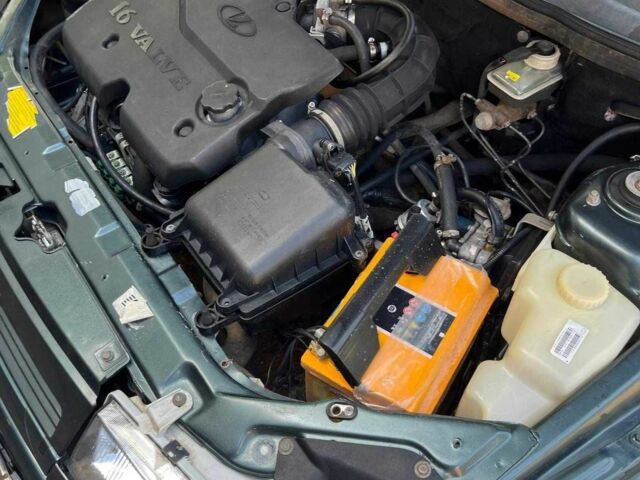 Зелений ВАЗ 2110, об'ємом двигуна 1.6 л та пробігом 160 тис. км за 2800 $, фото 2 на Automoto.ua