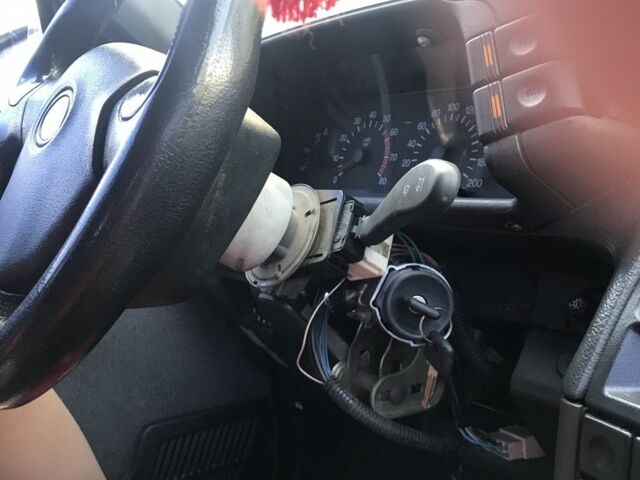 Красный ВАЗ 21106, объемом двигателя 1.6 л и пробегом 3 тыс. км за 946 $, фото 5 на Automoto.ua