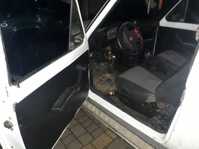 Белый ВАЗ 2111, объемом двигателя 1 л и пробегом 60 тыс. км за 3650 $, фото 4 на Automoto.ua