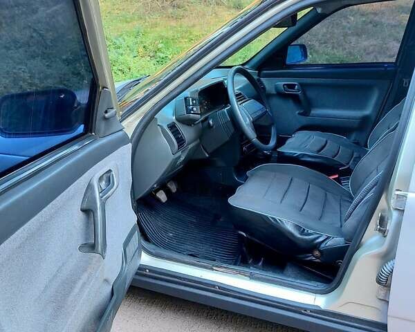 Бежевый ВАЗ 2111, объемом двигателя 1.6 л и пробегом 225 тыс. км за 2100 $, фото 17 на Automoto.ua