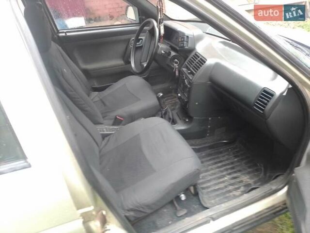 Бежевий ВАЗ 2111, об'ємом двигуна 1.6 л та пробігом 320 тис. км за 1850 $, фото 2 на Automoto.ua