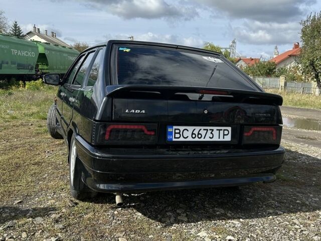 Черный ВАЗ 2111, объемом двигателя 1.5 л и пробегом 300 тыс. км за 1800 $, фото 2 на Automoto.ua