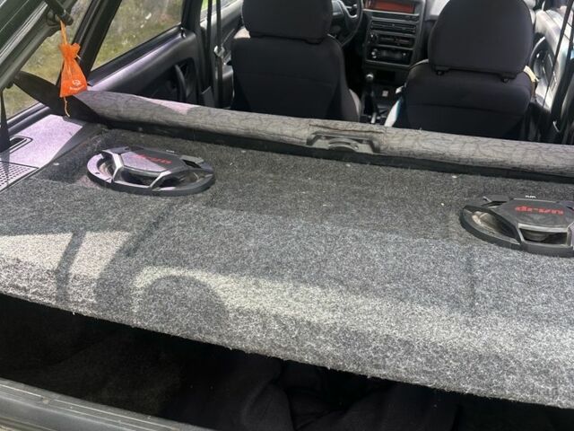 Черный ВАЗ 2111, объемом двигателя 1.6 л и пробегом 180 тыс. км за 999 $, фото 2 на Automoto.ua