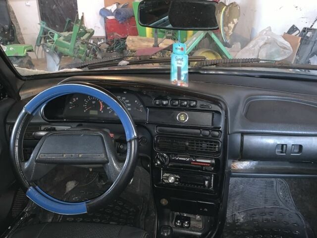 Черный ВАЗ 2111, объемом двигателя 1.5 л и пробегом 400 тыс. км за 1150 $, фото 10 на Automoto.ua