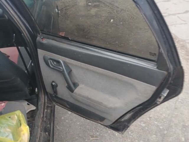 Черный ВАЗ 2111, объемом двигателя 1.6 л и пробегом 409 тыс. км за 850 $, фото 6 на Automoto.ua