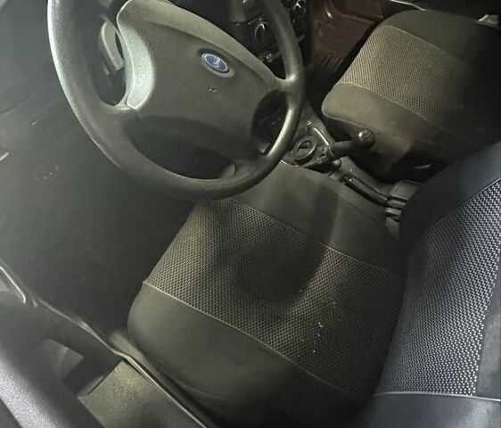 Черный ВАЗ 2111, объемом двигателя 1.6 л и пробегом 200 тыс. км за 677 $, фото 2 на Automoto.ua