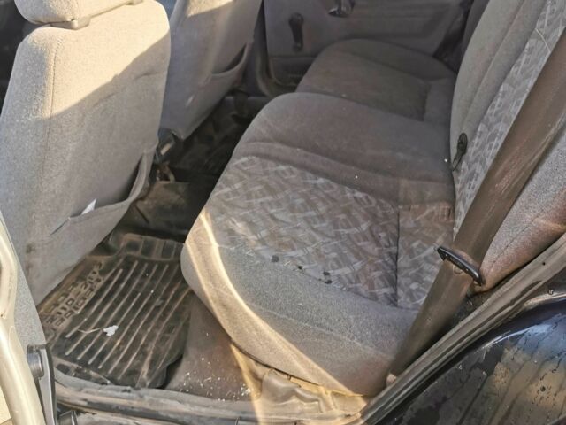 Черный ВАЗ 2111, объемом двигателя 1.6 л и пробегом 231 тыс. км за 713 $, фото 4 на Automoto.ua