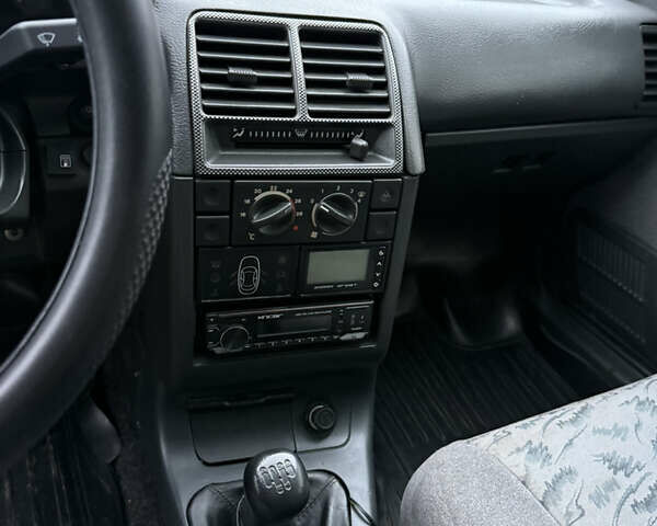 Черный ВАЗ 2111, объемом двигателя 1.6 л и пробегом 180 тыс. км за 2000 $, фото 19 на Automoto.ua